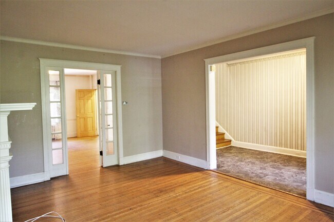 Building Photo - 2026/2027 Off-Campus JHU Spacious 5bd/2ba Rowhome OSP & W/D! Available 6/8