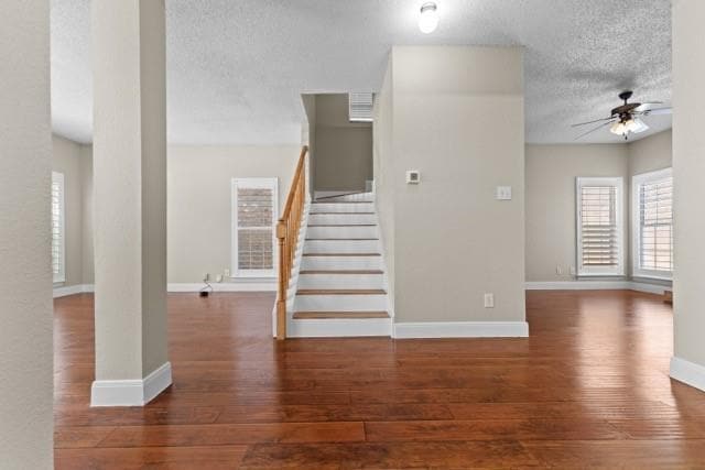 Building Photo - 9435 Blue Jay Way