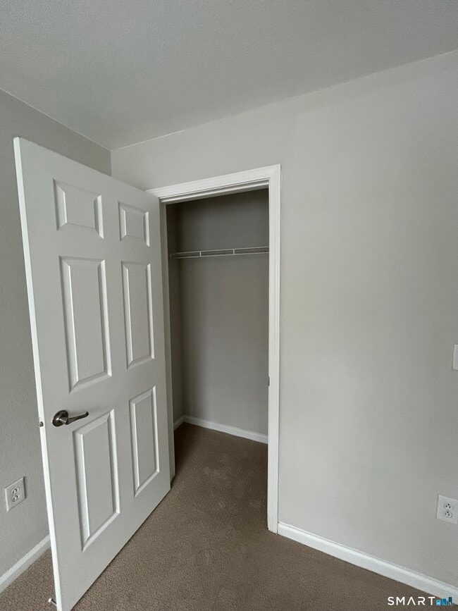 Building Photo - 138 Hollow Tree Ridge Rd