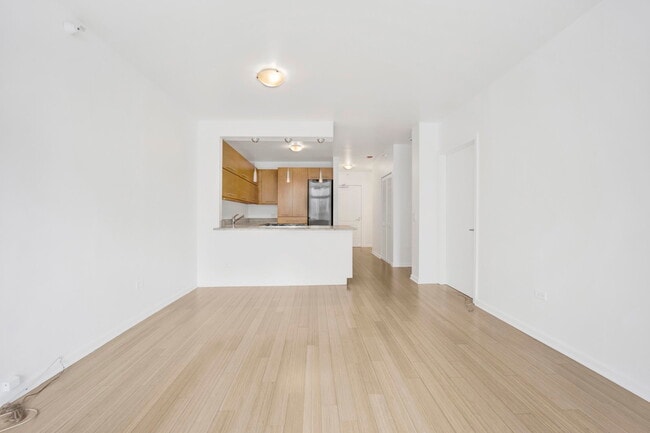 Building Photo - 600 N Dearborn St