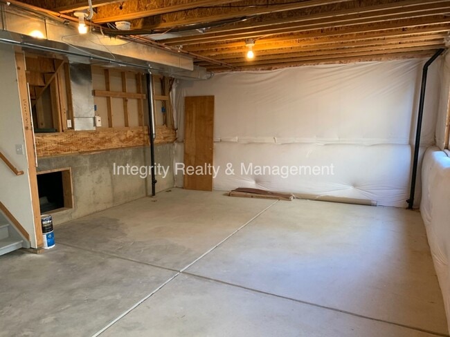 Building Photo - 9931 Saybrook St