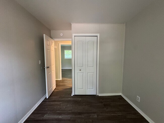Building Photo - Far Eastside 4 Bedroom 2 Bath