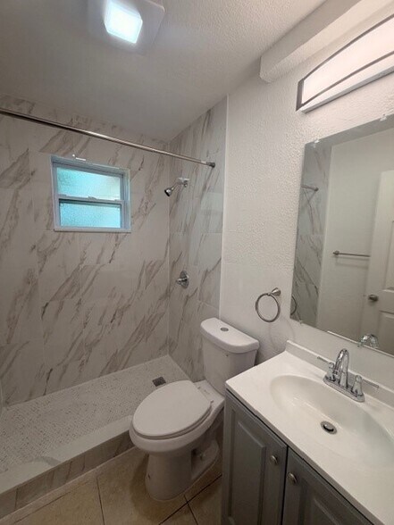 Building Photo - 1129 W 23rd St