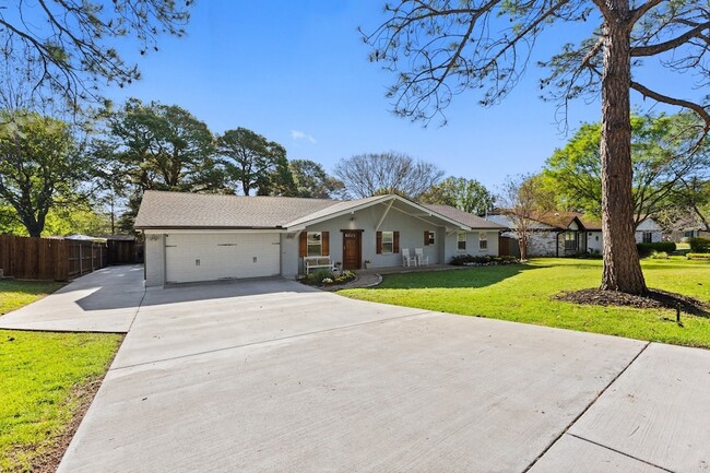 Building Photo - 3612 Grandview Dr