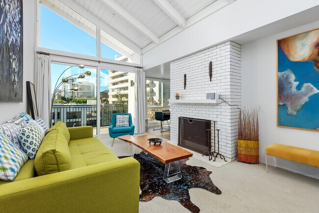 Primary Photo - 1340 S Beverly Glen Blvd