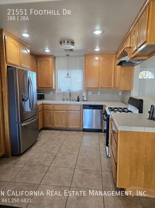 Building Photo - 21551 Foothill Dr