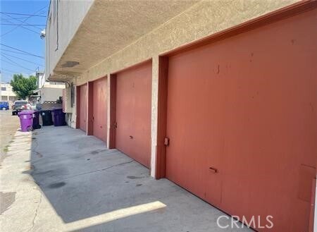 Building Photo - 1451 Roycroft Ave