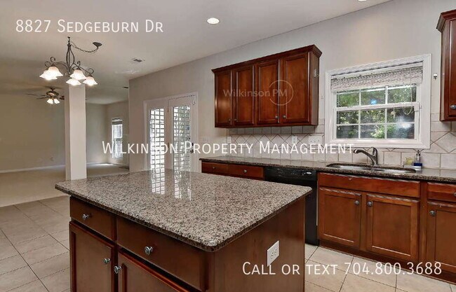 Building Photo - 8827 SedgeBurn Dr