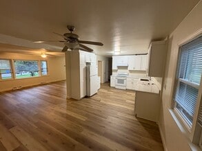 Building Photo - 6804 Hubbard Ave