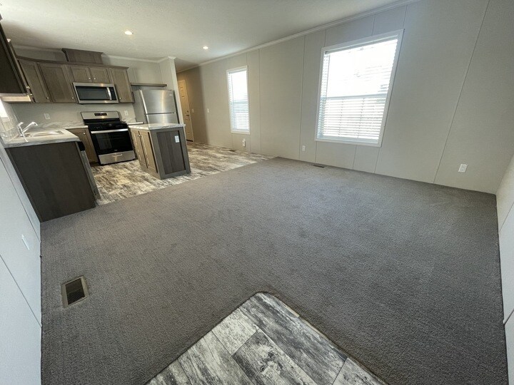 Building Photo - 38039 Leverette Ave