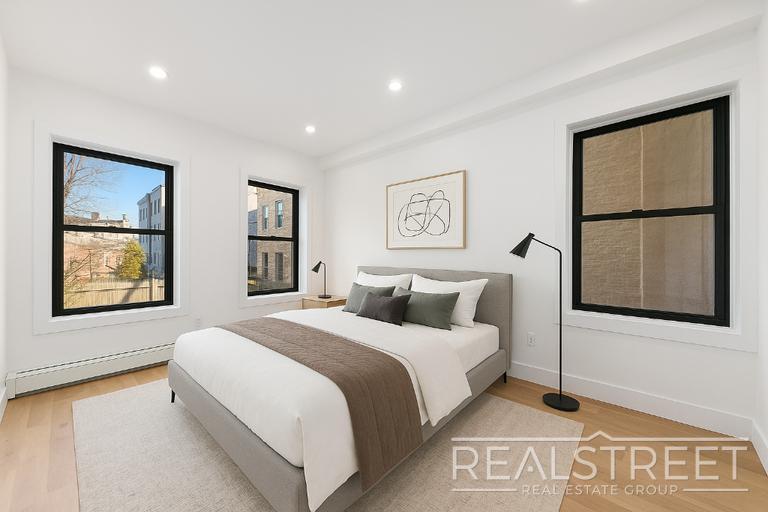 Building Photo - Stunning New 2 BR in Clinton Hill