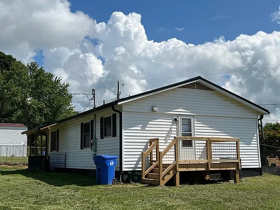 Building Photo - 7 Jones Cir