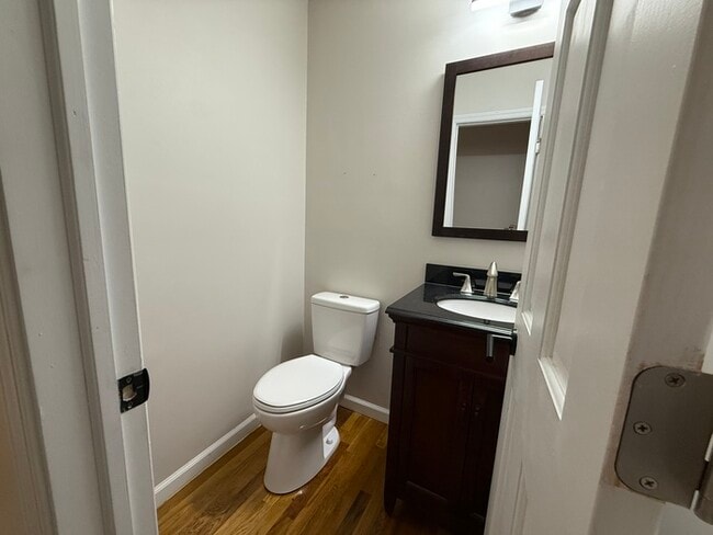 Building Photo - Updated 4 Bedroom, 2.5 Bath Home