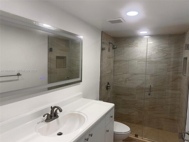 Building Photo - 7231 Miami Lakes Dr