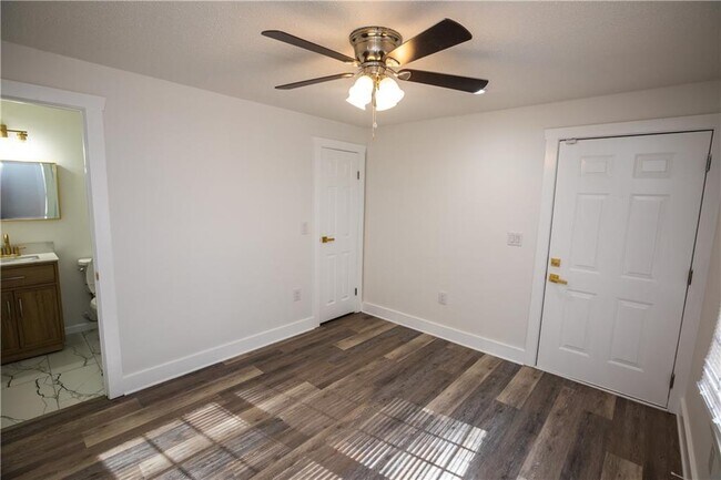 Building Photo - 88 Karland Dr NW