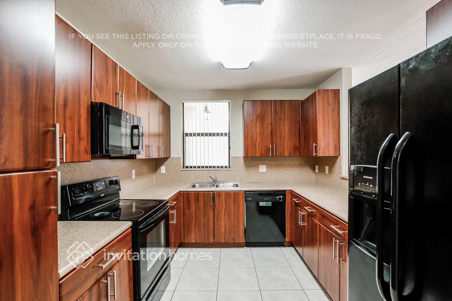 Building Photo - 8920 SW 228th Ln