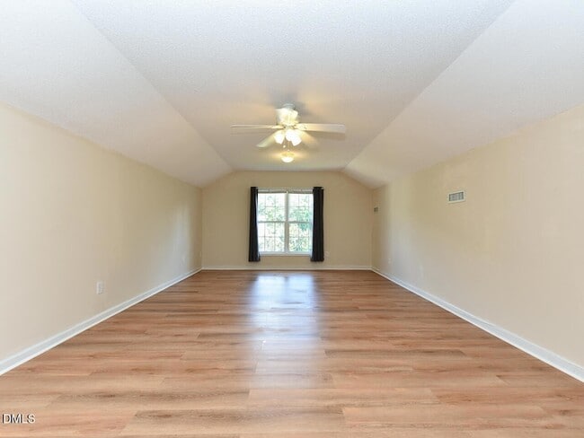 Building Photo - 406 Somersview Dr