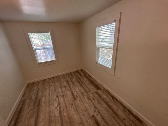 Building Photo - Cute 3 Bed, 1 Bath Home in Sunset Hill!