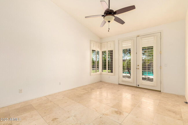 Building Photo - 5543 E Blanche Dr
