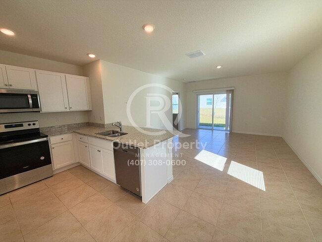 Building Photo - Beautiful 3 Bedrooms, 2 Bathrooms Home For...