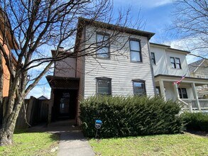 Building Photo - Summit St 814-816 MLR