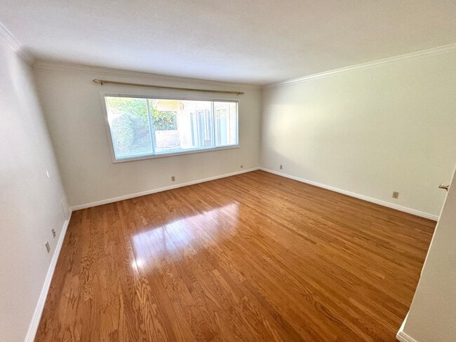 Building Photo - Quiet cul-de-sac Ondulando home with attached ADU included!!