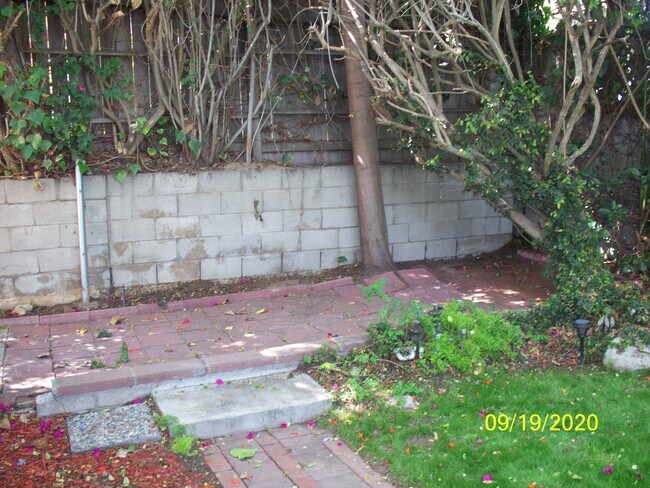 Building Photo - 7339 W 91st St