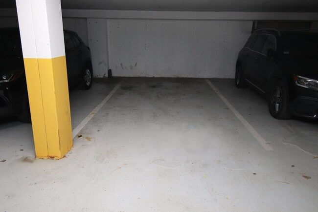 Building Photo - 175 Cottage St