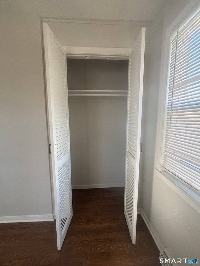 Building Photo - 38 Elmhurst Cir