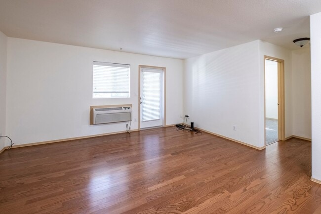 Building Photo - Town house in Post Falls