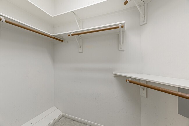 Building Photo - 5211 High Glen Ct