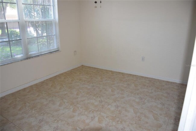 Building Photo - 2393 Paulette Dr