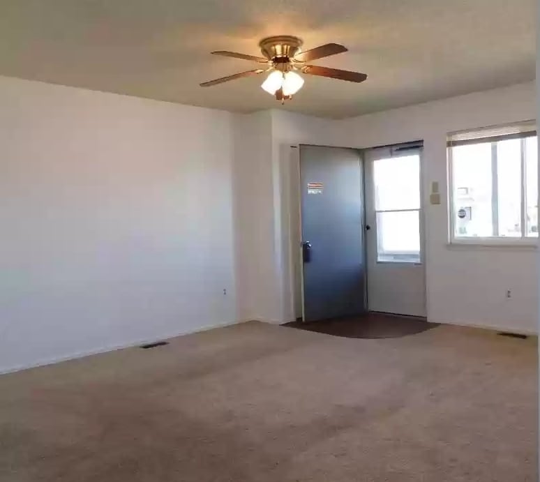 Building Photo - 5 Bridgeport Cir