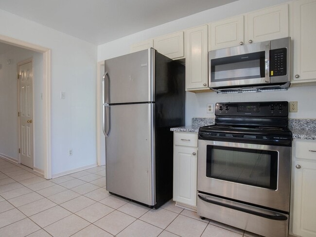 Building Photo - Bright 4-Bedroom Home in Midlothian!
