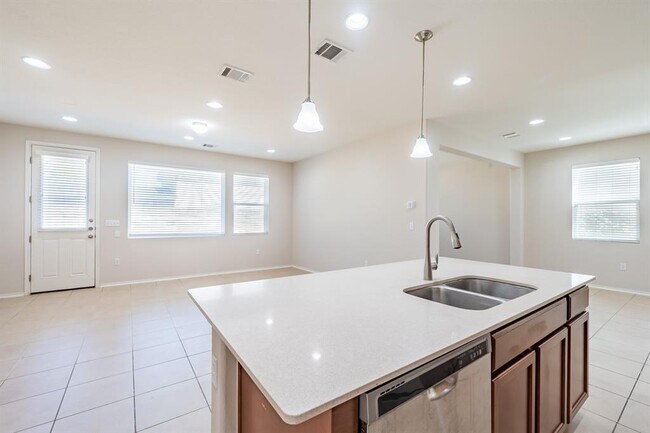 Building Photo - 1918 Tasmanian Tiger Trace