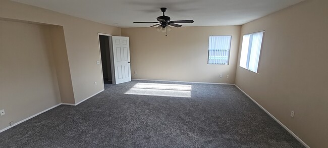 Building Photo - 38235 Armstrong Dr