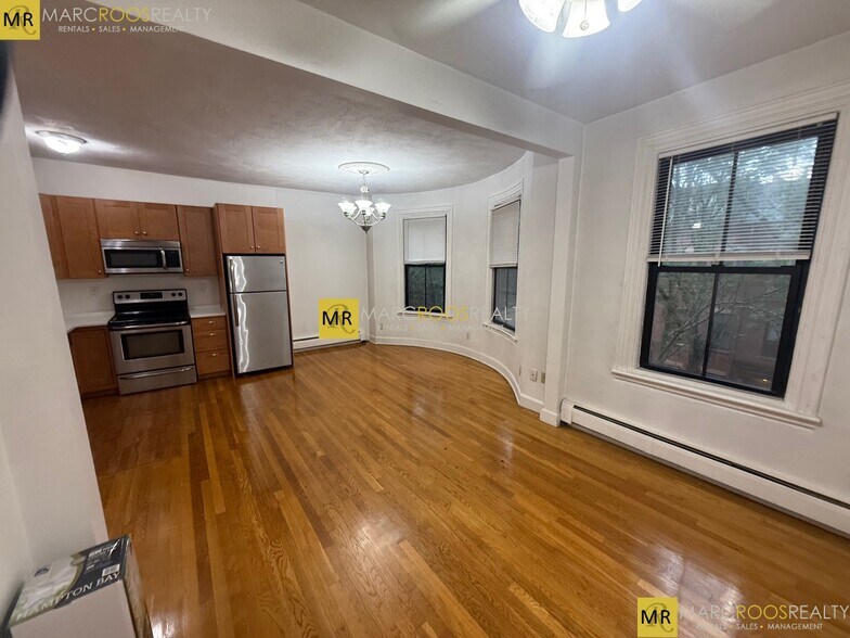 Building Photo - 43 E Springfield St