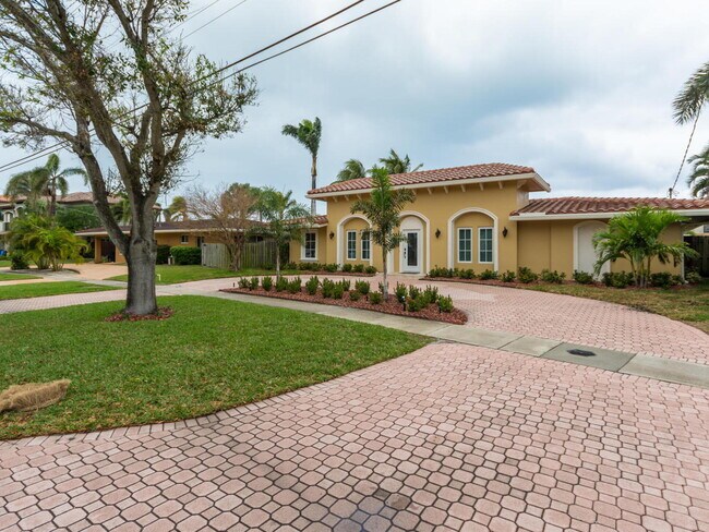 Building Photo - 4930 NE 27th Ave