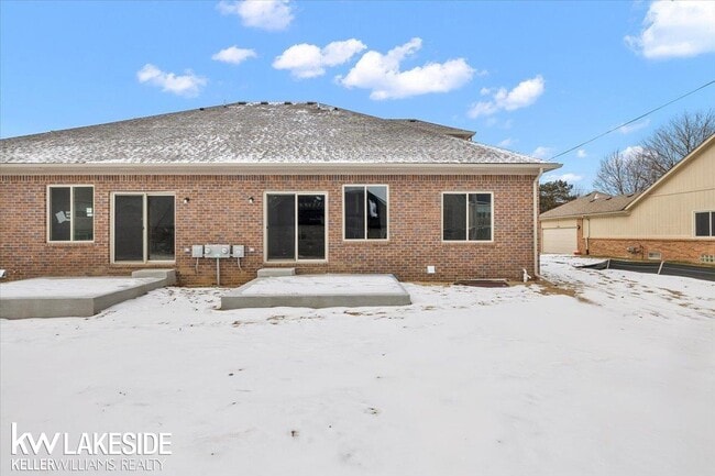 Building Photo - 34450 Maple Ln Dr