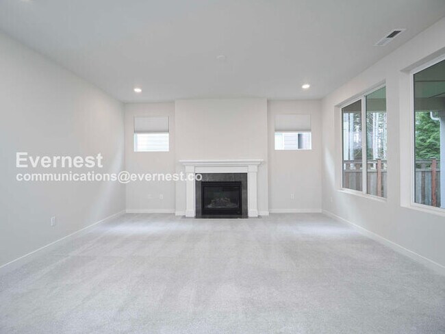 Building Photo - 33335 Crystal Ave SE