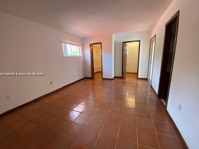 Building Photo - 402 Majorca Ave