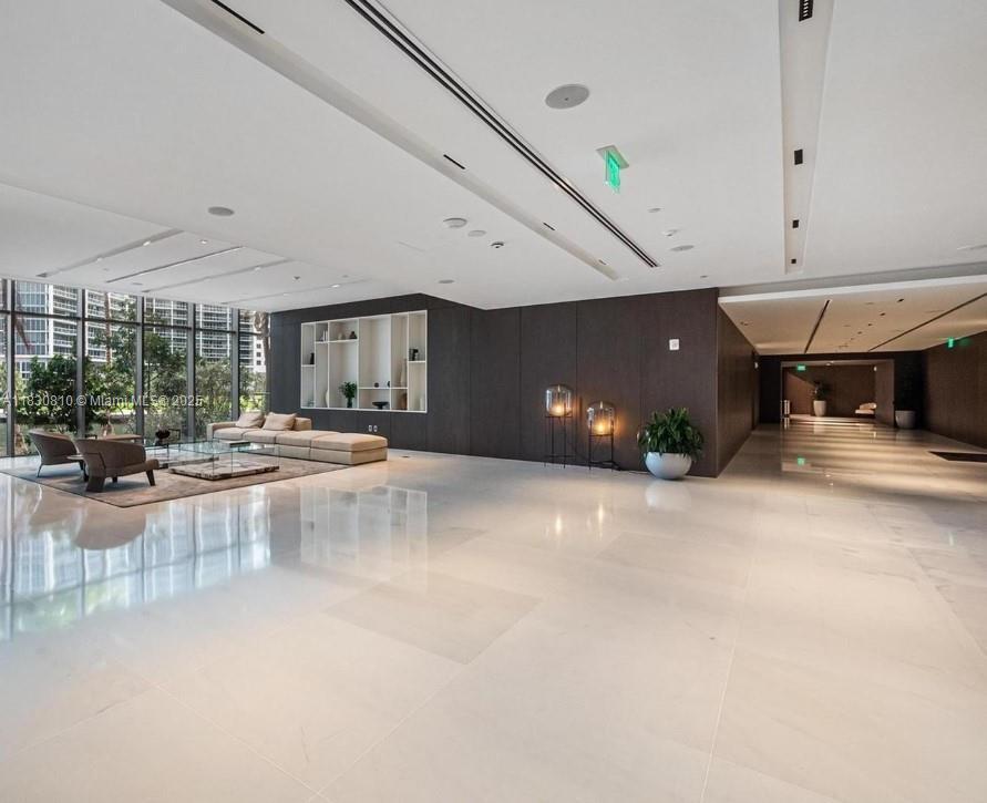 Building Photo - 300 Biscayne Boulevard Way