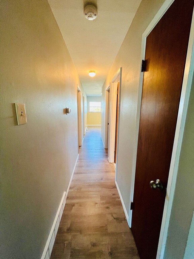 Building Photo - 2 Bed 1 Bath  updated home - St. Louis' "T...