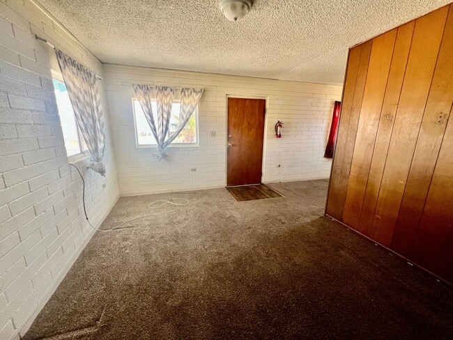 Building Photo - 73817 Crestview Dr