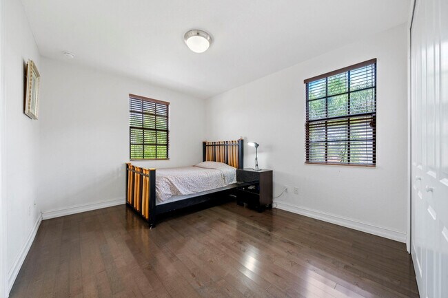 Building Photo - 7302 NW 111th Way