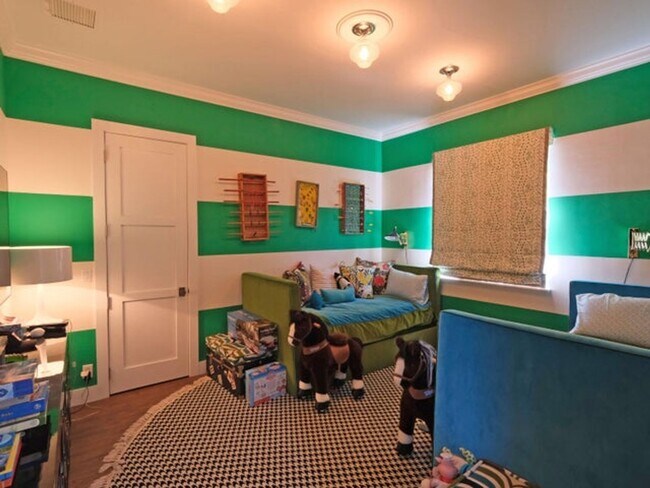 Building Photo - 12465 World Cup Ln