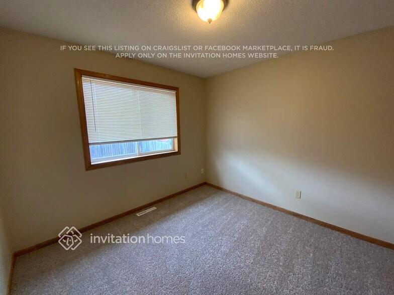 Building Photo - 6525A Douglas Dr N