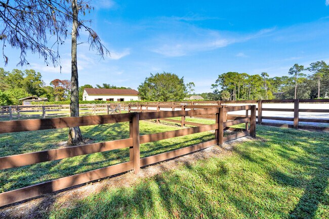 Building Photo - 11231 Ira Ln