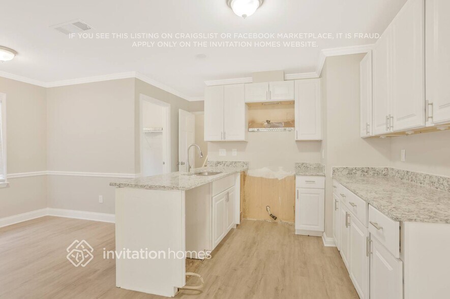 Building Photo - 2847 Bentwood Dr