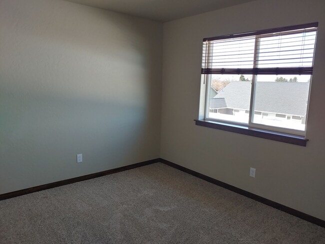Building Photo - Beautiful New Home in Post Falls-Dog Friendly